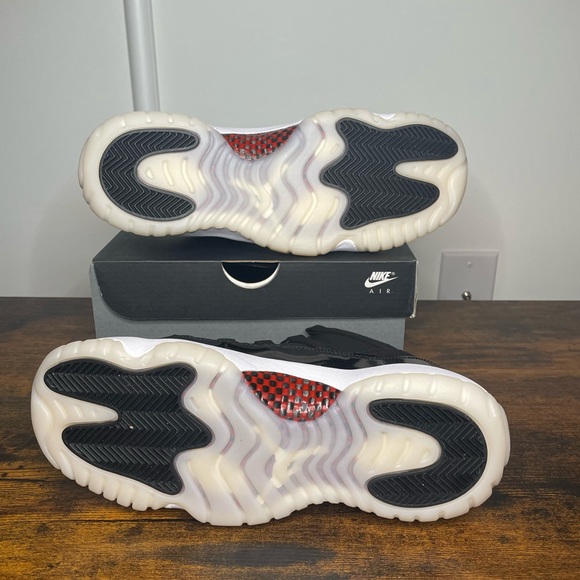 Air Jordan 11 Retro Low Gs Black Gym Red White Sail 528896-001 Size 7y - Picture 7 of 8